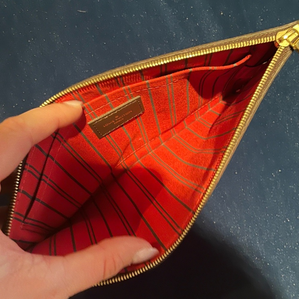 Louis Vuitton Neverfull Damier Ebene Cherry Neverfull Pouch MM - Picture 2 of 6